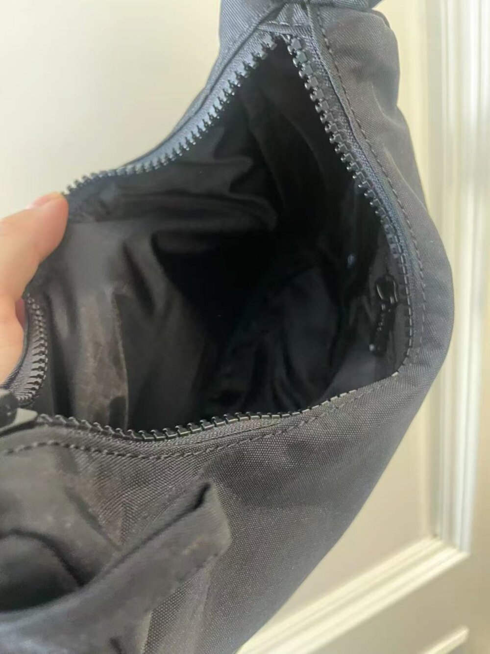 Baggu x Sandy Liang Black Nylon Bow Hobo Shoulder Bag 11.3x9.3x4.2in NWT - Picture 5 of 11